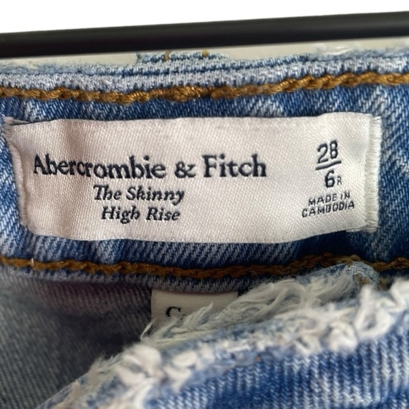 Abercrombie & Fitch Women’s The Skinny High Rise Curvy Love Jeans - Picture 2 of 3